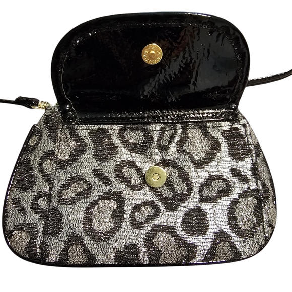 BETSEY JOHNSON Ballet Crossbody - Picture 3 of 8